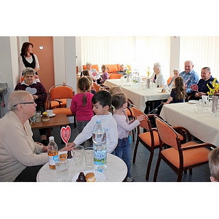 miniatura Děti přály seniorům ke Dni matek 14