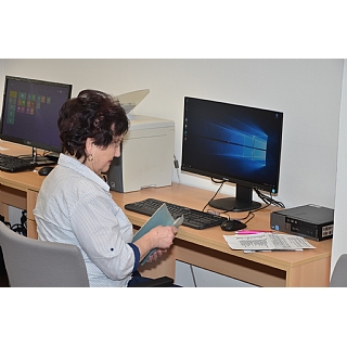 miniatura V DPS Sadová zahájena výuka seniorů na počítači  1