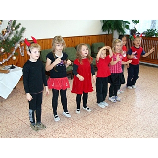 miniatura Vánoční zastavení v DPS ve Strži 6. 12. 2011. 25