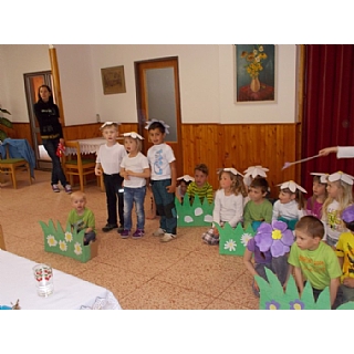 miniatura Oslavy Dne matek v domech s pečovatelskou službou dne 13. 5. 2014 15