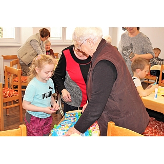 miniatura Setkání dětí a seniorů byla plná emocí a zážitků 22